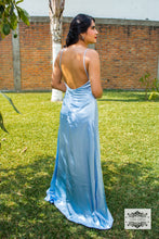 Cargar imagen en el visor de la galería, ABA, Vestido Satin, abierta en pierna, espalda descubierta, corte recto, graduación, dama de honor, invitada de fiesta