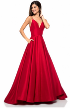 Cargar imagen en el visor de la galería, Vestido Princesa, Escote V, Espalda descubierta, Tirantes  / Graduación/ Boda / Noche /Fiesta