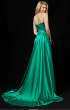 Cargar imagen en el visor de la galería, Vestido Princesa, Escote V, Tirantes, Abierta en pierna/ Graduación/ Noche / Princess V neck Prom dress with slit