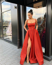Cargar imagen en el visor de la galería, Vestido Princesa, Escote Cuchara, Abierta en pierna, Tirantes/ Graduación/ Noche / Prom evening dress with slit and stripes
