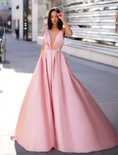 Cargar imagen en el visor de la galería, Vestido Princesa, Escote V profundo, Tirantes, Espalda descubierta / Graduación/ Prom Backless, V neck princess dress