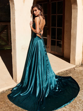 Cargar imagen en el visor de la galería, Vestido Princesa, Tirantes, Abierta en pierna, Espalda descubierta/ Graduación/ Noche / Evening backless dress with slit