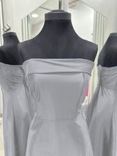 Cargar imagen en el visor de la galería, Vestido midi strapless línea A escote recto
