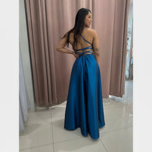 Cargar imagen en el visor de la galería, Vestido largo línea A abierta en pierna tirantes escote v azul rey
