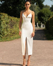 Cargar imagen en el visor de la galería, Vestido ceñido Midi escote en V, coctel, formal, casual / Fitted V neck Midi Dress, cocktail, formal, casual  .
