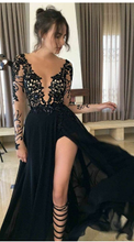 Cargar imagen en el visor de la galería, Vestido Princesa Manga Larga con encaje y abierta en pierna  / Long Sleeve princes dress with lace and slit
